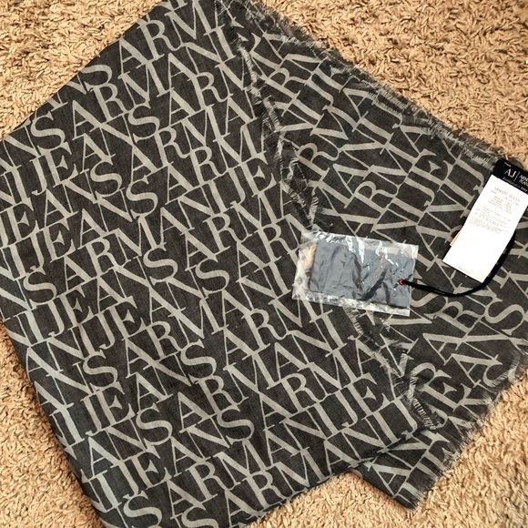 NWT Armani Jeans Logo Nero-Black Sciarpa Scarf w/Authentication Card - Picture 5 of 8